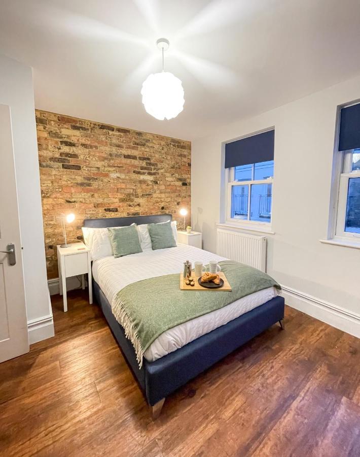 Stunning Brighton Seaside 2-Bedroom Townhouse With Patio, Sleeps 6 Exterior photo